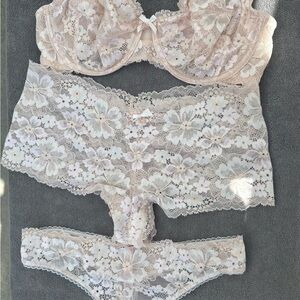 Victoria's Secret Lace Floral Bra & Panty Set - Light Blush